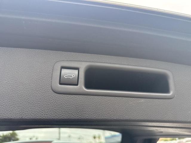 Photo of 2020 Celestial Silver Metallic Toyota Highlander