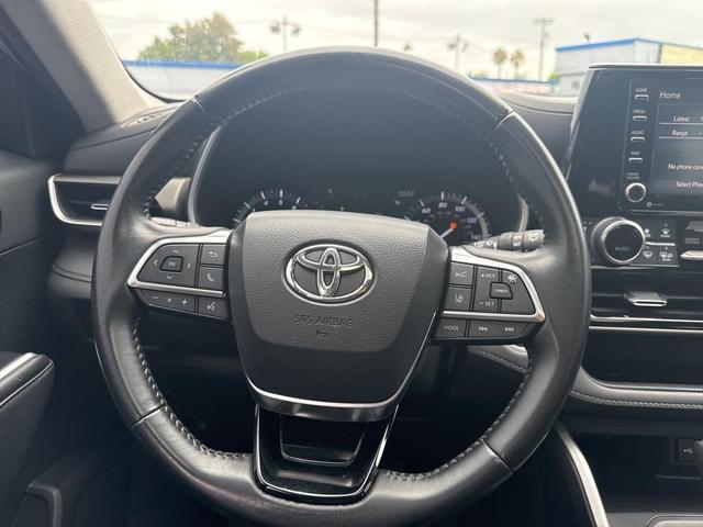 Photo of 2020 Celestial Silver Metallic Toyota Highlander