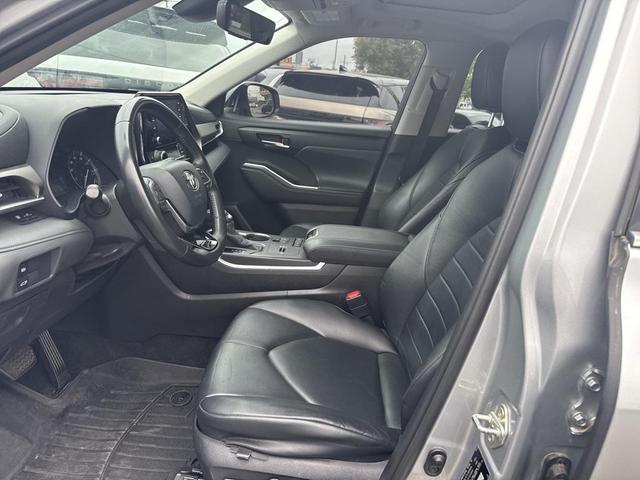 Photo of 2020 Celestial Silver Metallic Toyota Highlander