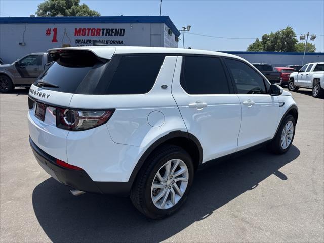Photo of 2018 White Land Rover Discovery Sport