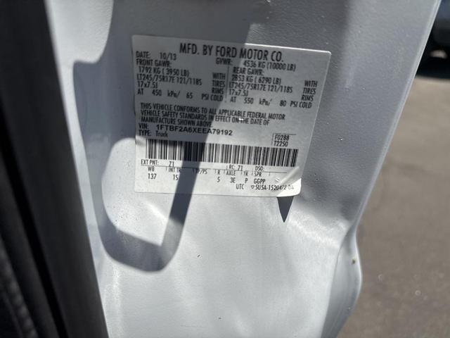 Photo of 2014 Oxford White Ford F-250