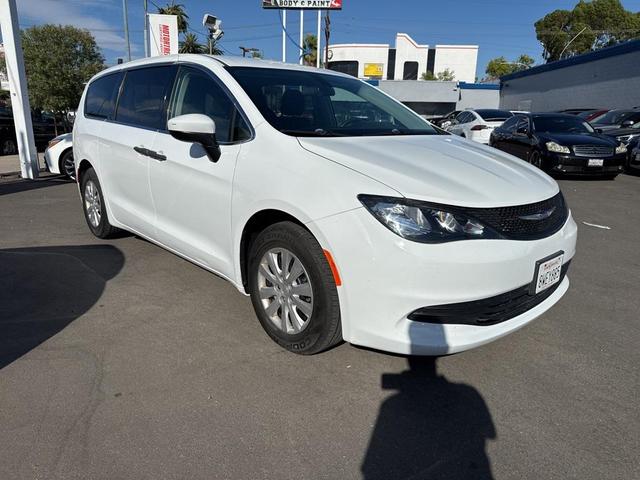 2020 Chrysler Voyager