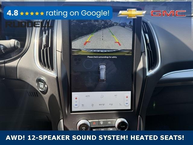 Photo of 2024 Silver Metallic Ford Edge