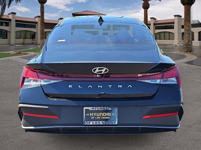 Photo of 2024 Black Hyundai ELANTRA