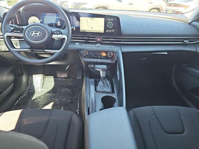 Photo of 2024 Black Hyundai ELANTRA