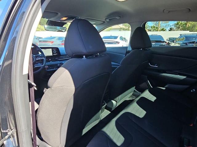 Photo of 2024 Black Hyundai ELANTRA
