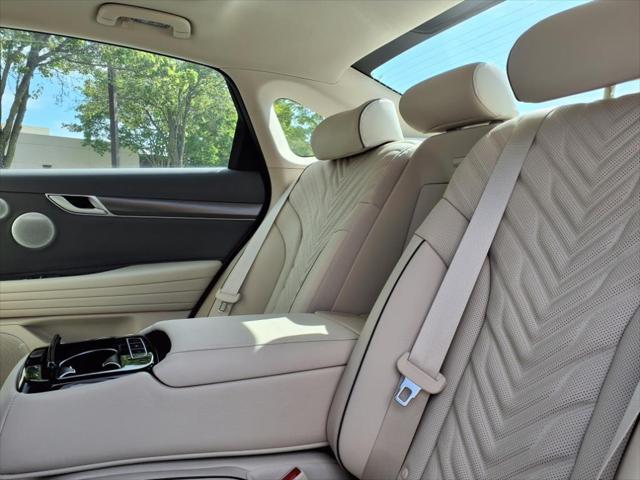 Photo of 2025 Cavendish Red Genesis G80