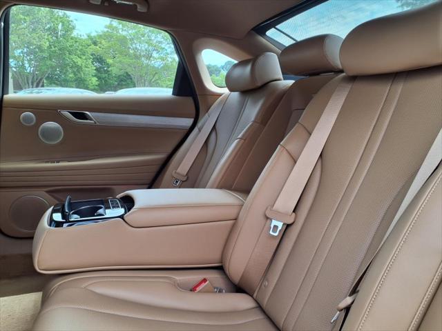 Photo of 2025 Uyuni White Genesis G80