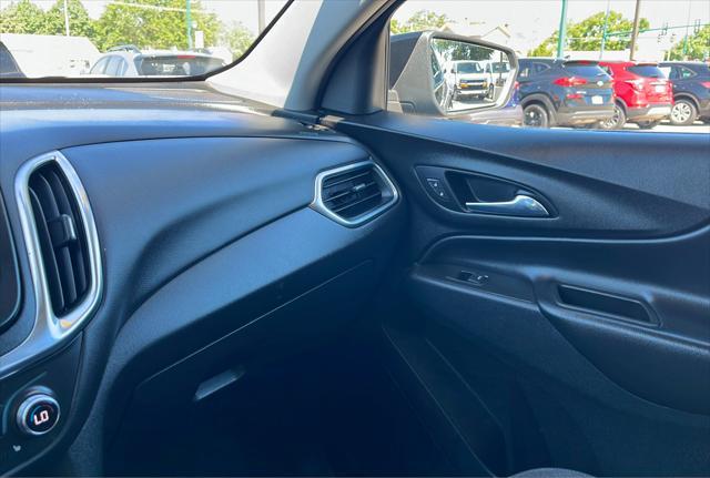 Photo of 2021 Black Chevrolet Equinox