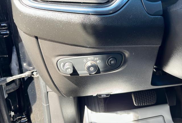 Photo of 2021 Black Chevrolet Equinox
