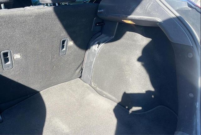 Photo of 2021 White Nissan Kicks