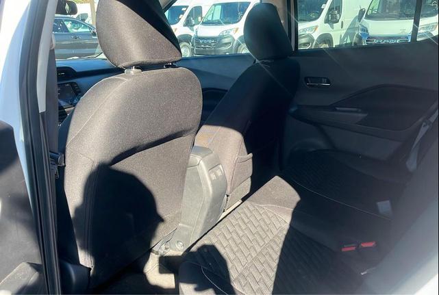 Photo of 2021 White Nissan Kicks