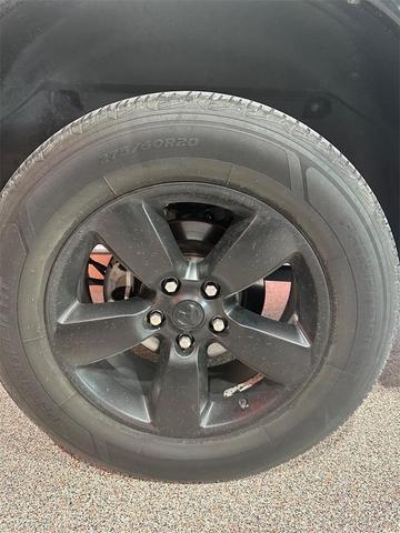 Photo of 2018 Brilliant Black Crystal Pearlcoat RAM 1500