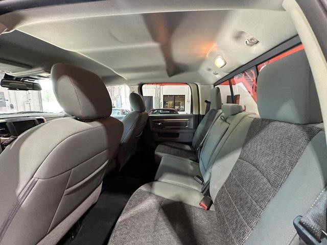 Photo of 2018 Brilliant Black Crystal Pearlcoat RAM 1500