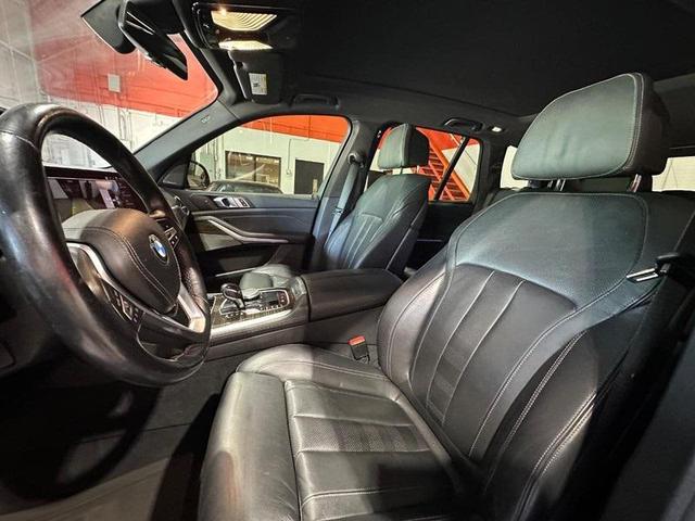 Photo of 2020 Black Sapphire Metallic BMW X5