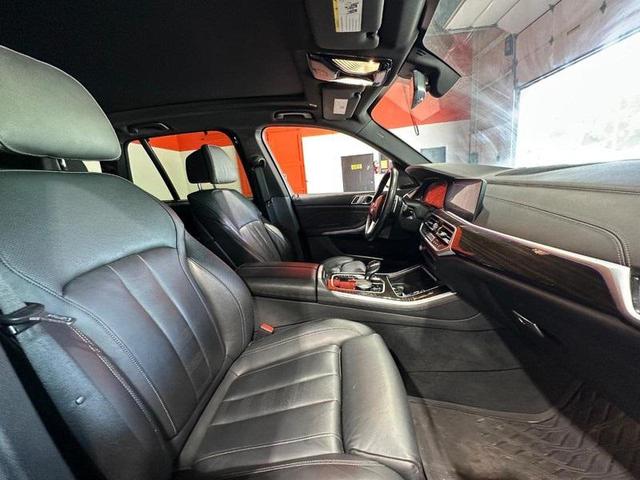 Photo of 2020 Black Sapphire Metallic BMW X5