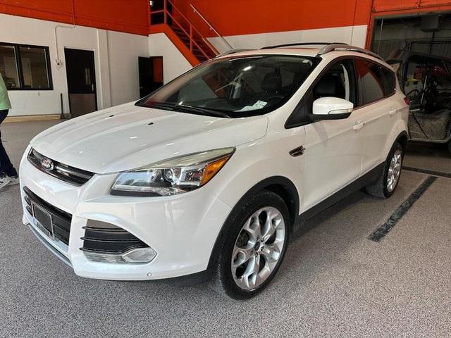 Photo of 2013 White Platinum Ford Escape