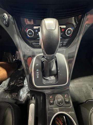 Photo of 2013 White Platinum Ford Escape