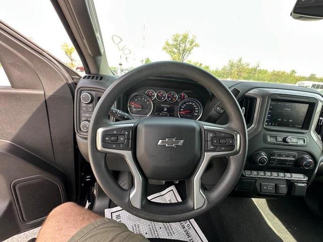 Photo of 2022 Black Chevrolet Silverado 1500