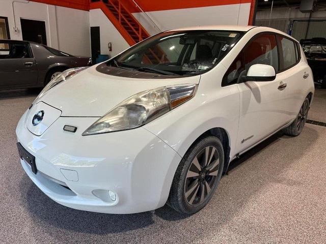 Photo of 2016 Glacier White Nissan Leaf