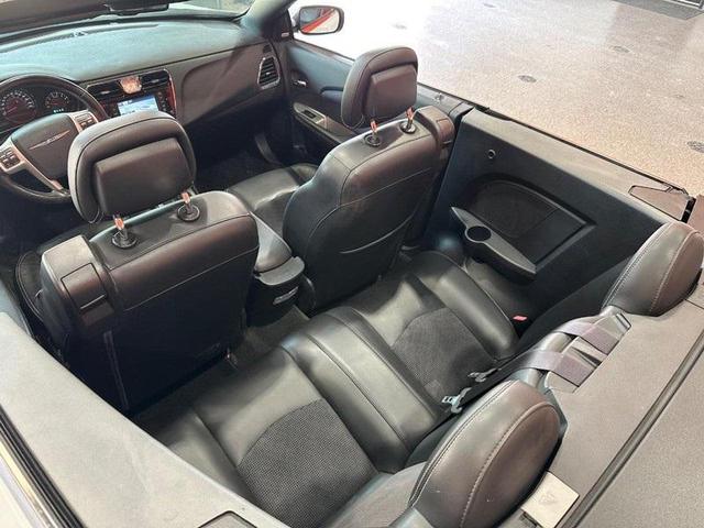 Photo of 2011 Bright White Clearcoat Chrysler 200