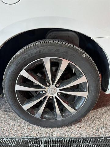 Photo of 2011 Bright White Clearcoat Chrysler 200