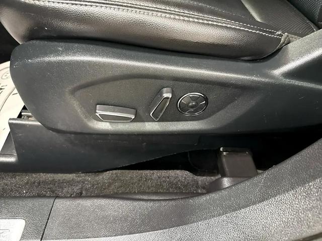 Photo of 2018 RED Ford Explorer