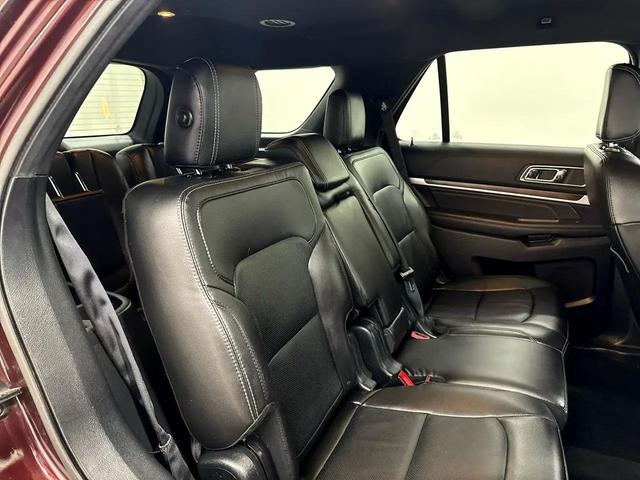 Photo of 2018 RED Ford Explorer