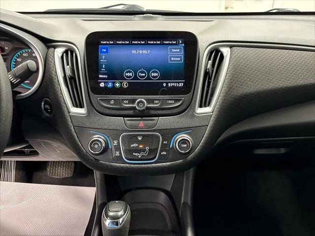 Photo of 2019 Pacific Blue Metallic Chevrolet Malibu