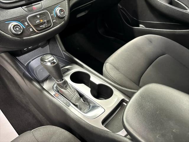 Photo of 2019 Pacific Blue Metallic Chevrolet Malibu