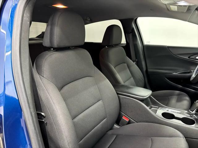 Photo of 2019 Pacific Blue Metallic Chevrolet Malibu