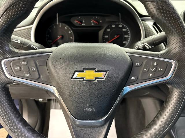Photo of 2019 Pacific Blue Metallic Chevrolet Malibu
