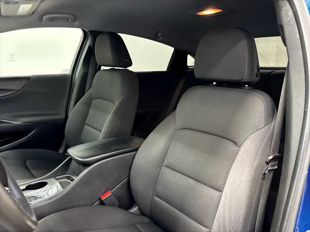 Photo of 2019 Pacific Blue Metallic Chevrolet Malibu