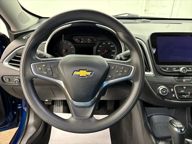 Photo of 2019 Pacific Blue Metallic Chevrolet Malibu