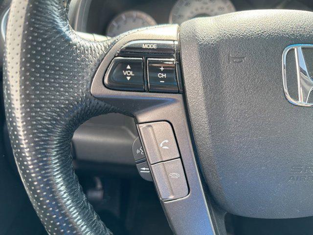 Photo of 2015 White Diamond Pearl Honda Pilot
