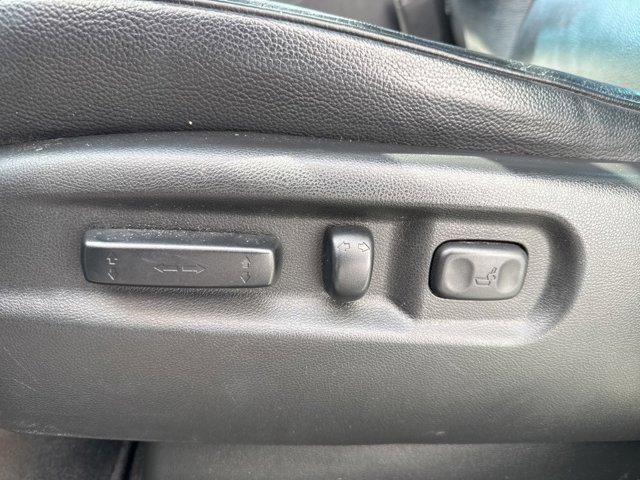 Photo of 2015 White Diamond Pearl Honda Pilot