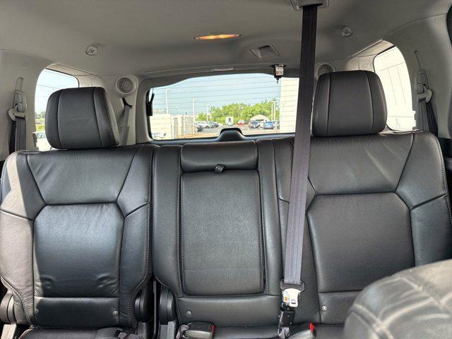 Photo of 2015 White Diamond Pearl Honda Pilot