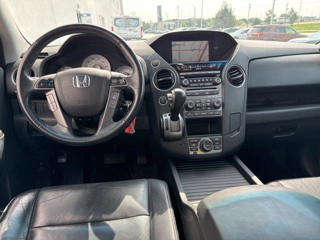 Photo of 2015 White Diamond Pearl Honda Pilot