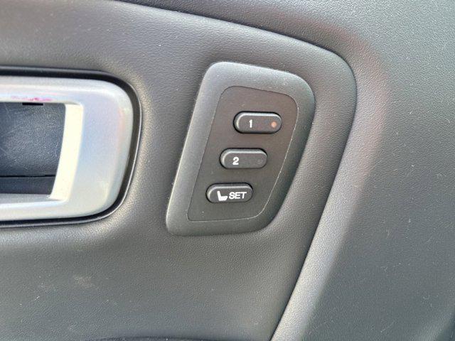 Photo of 2015 White Diamond Pearl Honda Pilot