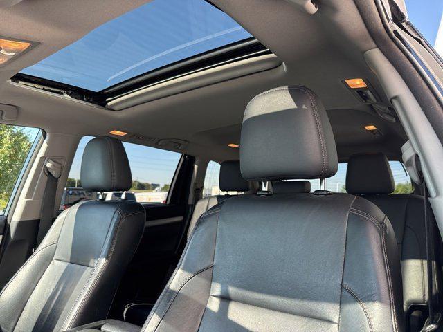 Photo of 2015 Attitude Black Metallic Toyota Highlander