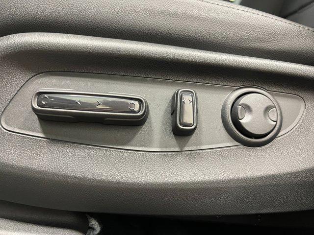 Photo of 2026 Platinum White Pearl Honda CR-V