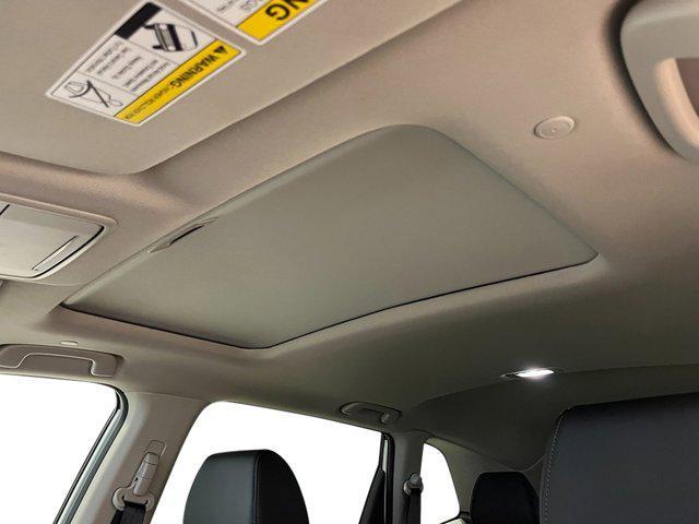 Photo of 2026 Platinum White Pearl Honda CR-V