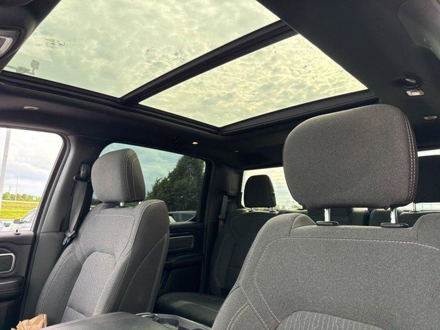 Photo of 2019 Diamond Black Crystal Pearlcoat RAM 1500