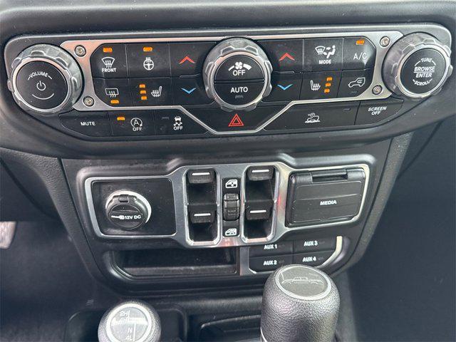 Photo of 2020 Black Clearcoat Jeep Gladiator