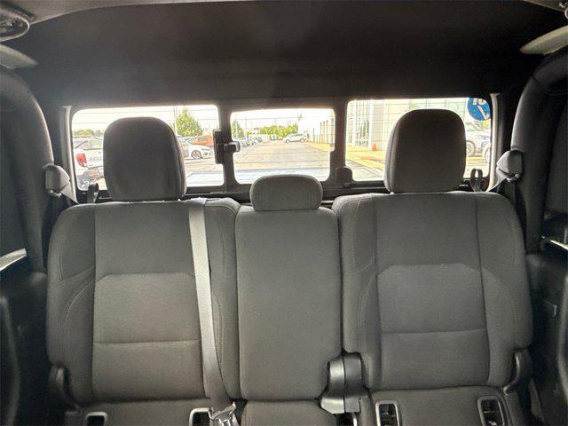 Photo of 2020 Black Clearcoat Jeep Gladiator