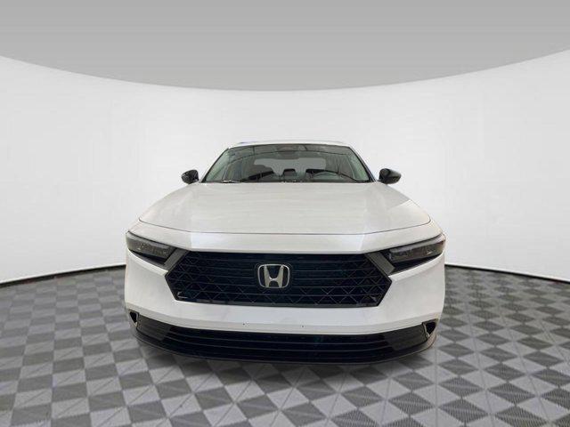 Photo of 2025 Platinum White Pearl Honda Accord