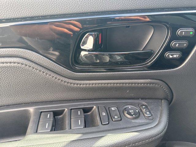 Photo of 2024 Sonic Gray Pearl Honda Odyssey