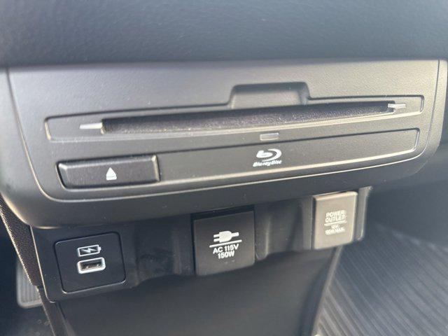 Photo of 2024 Sonic Gray Pearl Honda Odyssey