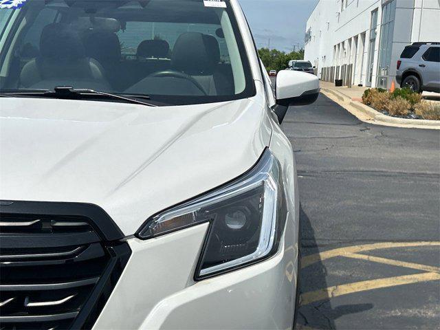 Photo of 2022 Crystal White Pearl Subaru Forester