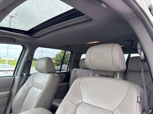 Photo of 2013 Taffeta White Honda Pilot